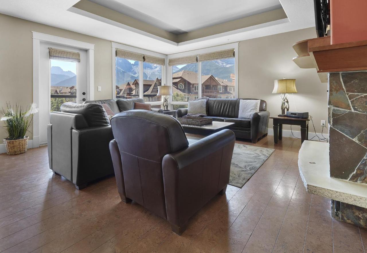 Sunset Ridge - Luxurious Corner Condo - Spectacular Mt Views With Open Pool! แคนมอร์ ภายนอก รูปภาพ